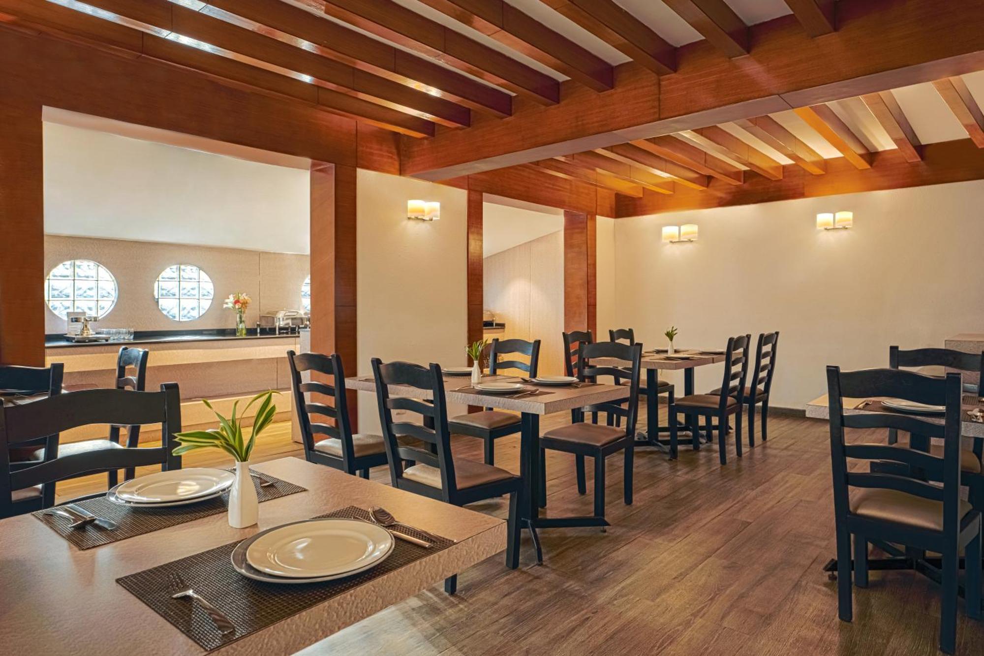 Country Inn Goa Varca Beach - 2 Minutes Walk To The Beach Екстериор снимка